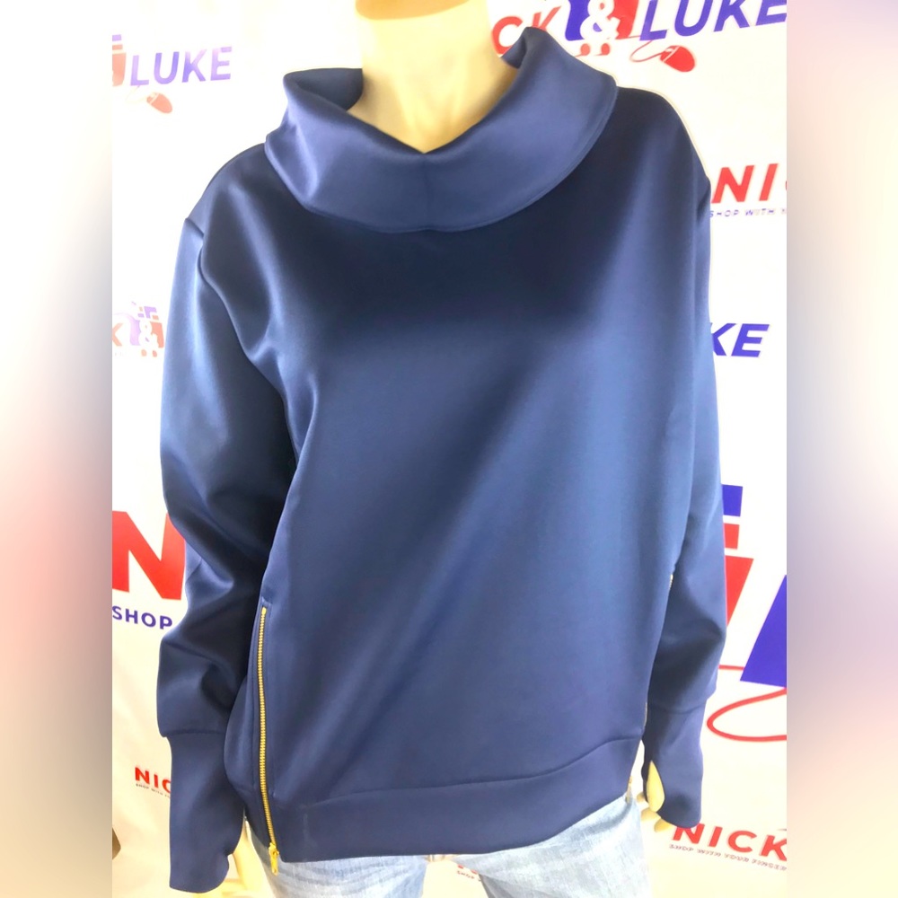 The Everyday Pullover. Go beyond the gym with Addison Bay
